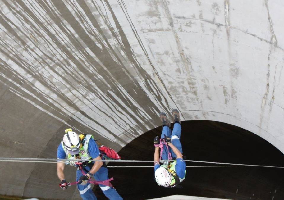 Brian Bridges, left, and a colleague doing rescue training at Chaffey Dam in January.