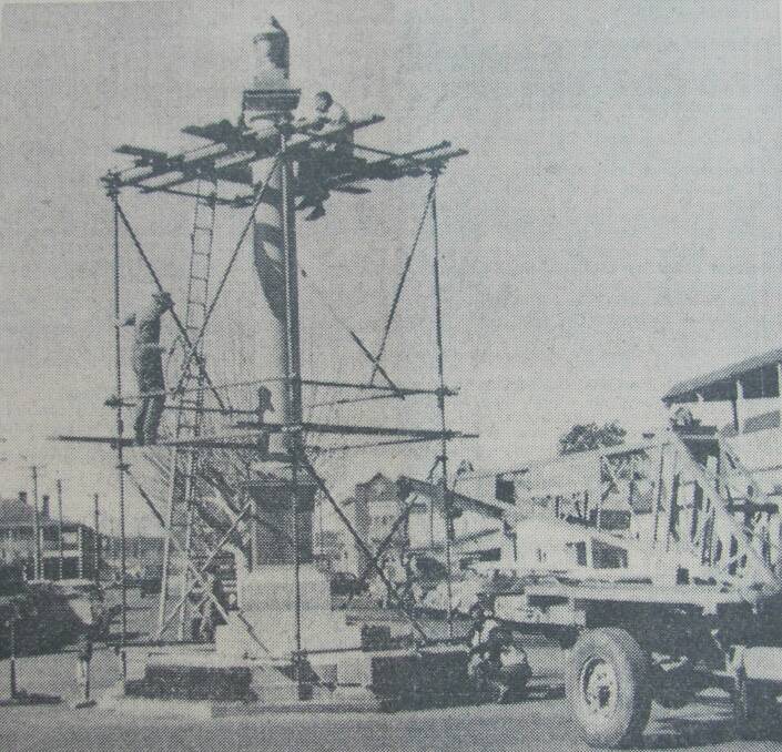 Construction of the Inverell Cenotaph.