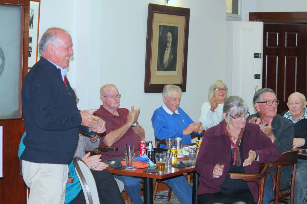 Tony Windsor thanks local supporters