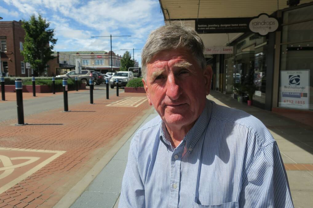 LOCAL AND LOYAL: Armidale-based Independent candidate Rob Taber visited Glen Innes yesterday while campaigning in the 2017 New England byelection. The byelection is on December 2. Photo: Steve Evans.