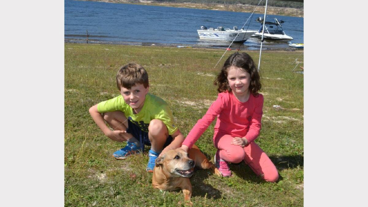 Eddie and Isabelle Williams brought their pup from Tamworth for the Easter Holidays. No 9172