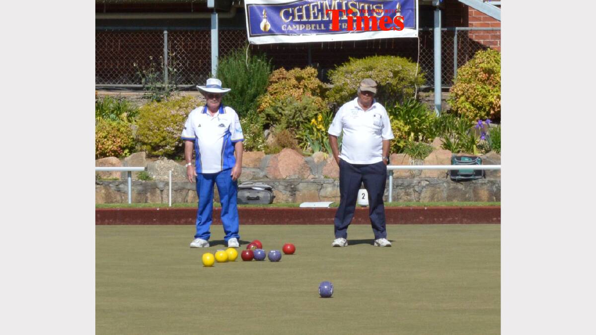 An open pairs event  for the Sapphire City mixed pairs bowls carnival was held on the weekend.