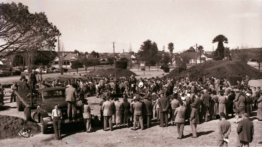  A look at the building of the Inverell Pool in 1957 to 1958.
