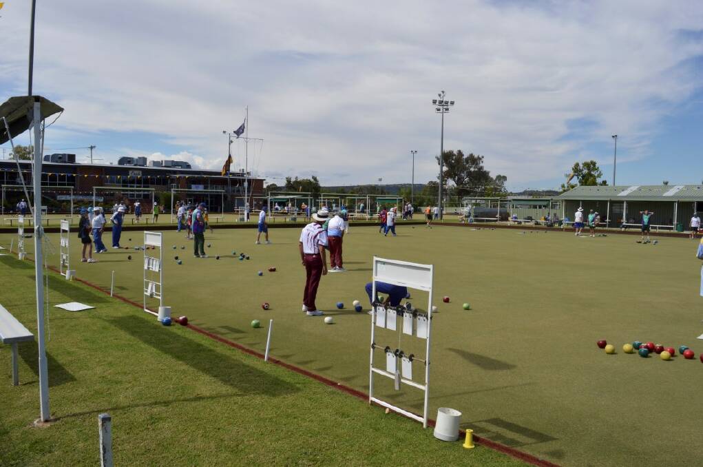 Bowlers from all over competed at the Inverell East Bowling Club over the long weekend as part of the Easter carnival.