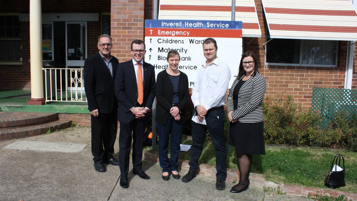 Deputy mayor Anthony Michael, MP Adam Marshall MP, Alison Barber – Inverell Hospital’s Nursing Unit Manager (Emergency and Surgical Services), Hamish Yeates – Inverell Health Services Manager and Parliamentary Secretary for Regional and Rural Health Sarah Mitchell during the visit to the hospital.