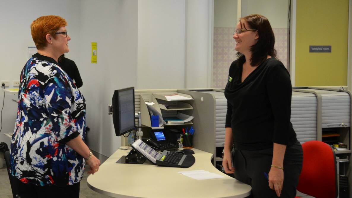 Senator Marise Payne chats with Centrelink worker Mel Gardner.