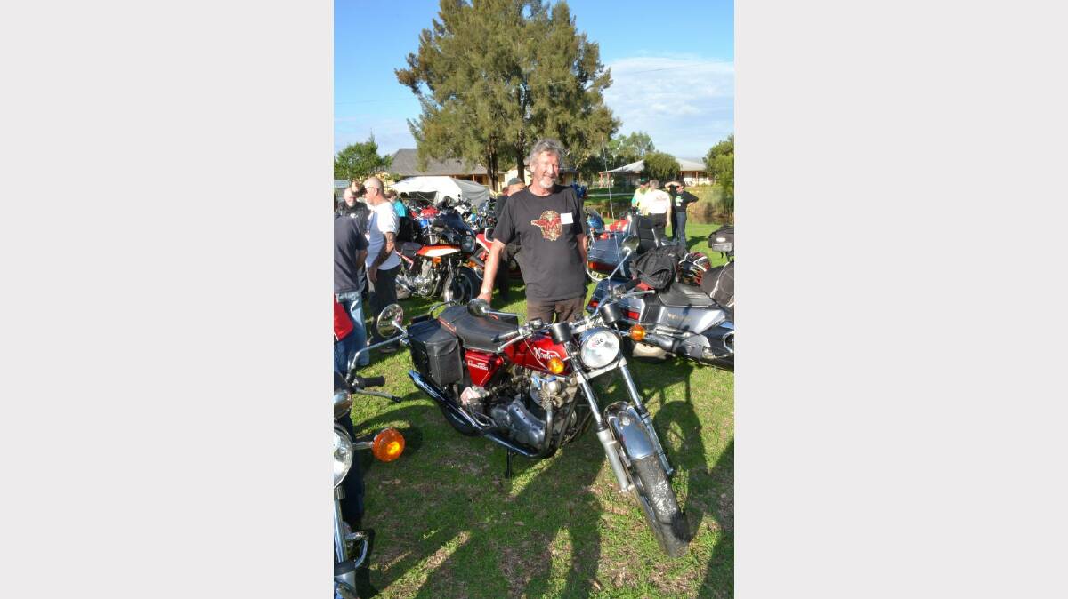 Neil Parker brought his 1974 Norton Commando from North West Rocks to Inverell for the rally. DCS_8479