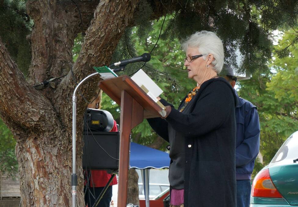 Trudy Wood read a very moving poem she wrote titled 'The Fallen', which lists the surnames of the  men of Delungra who served in wars, saw conflict and some who gave their lives. Pic 37