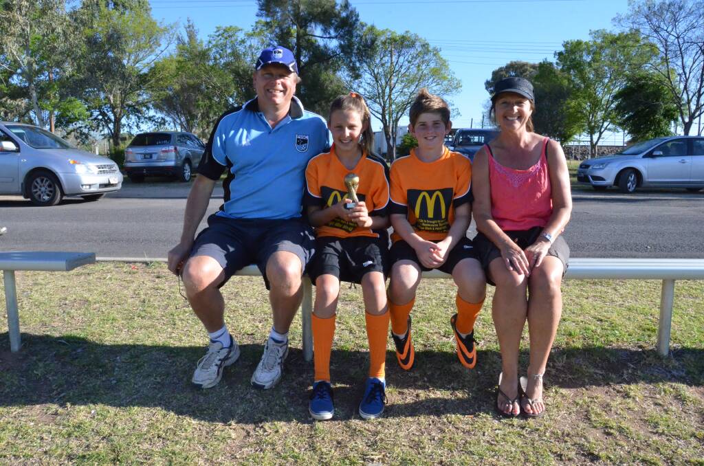 Richard Davis and Jessica Davis, Regan Hill and Nicky Davis, all of Port Macquarie. The Port Saints took second place in the Under 12s.