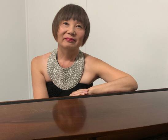 Keiko Robertson now resides in Inverell. She is a pianist with a love of Spanish music and Chopin. She studied in Japan, and later America and Spain.