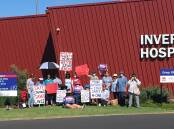 Nurses protest outside Inverell District Hospital. Picture: Joan Thompson