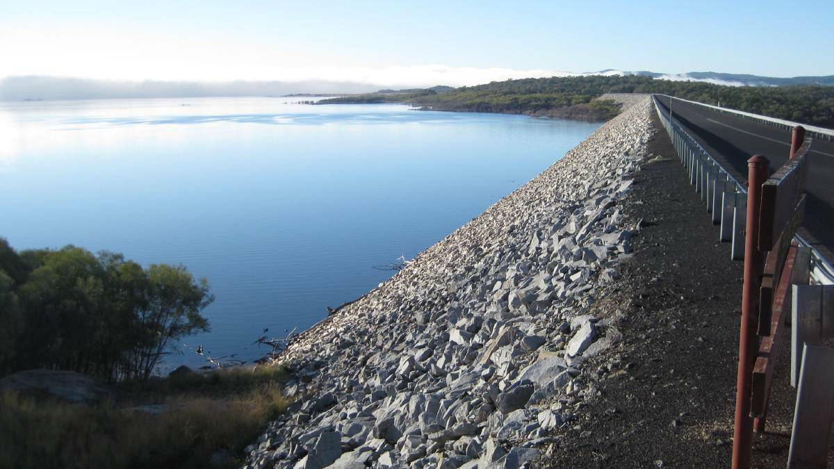 Don't go in the water at Copeton Dam following red alert for algae