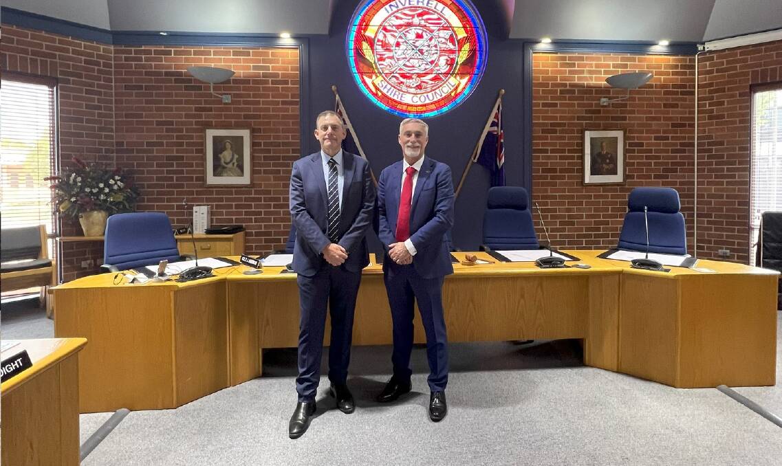 New Inverell Shire Council general manager Brett McInnes with mayor Paul Harmon. Picture supllied. 