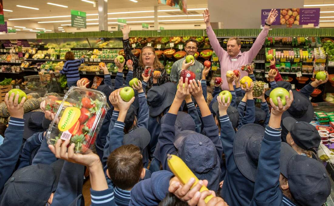 Woolworths invites Inverell schools to take fruit and veg ‘Discovery Tours’