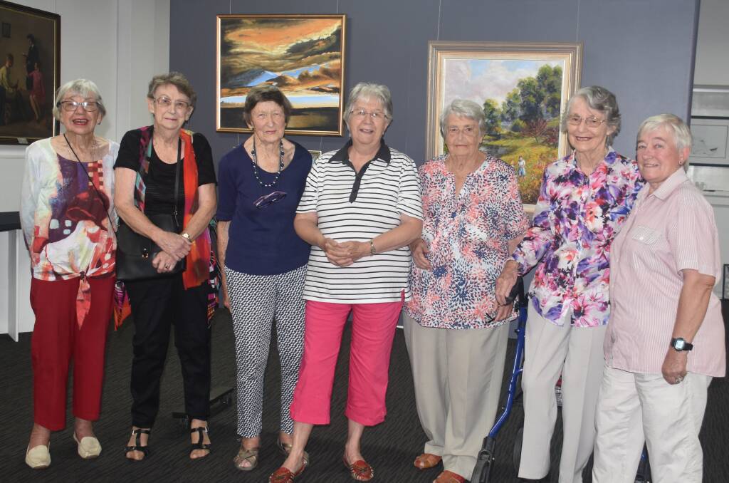 Featured artists Beth McNeil, Von McNeil, Marjory Schmidt, Janet Makepeace, Beryl Hamilton and Roberta Buchan with exhibition co-ordinator Helena South. Absent - Lesley Wynne.