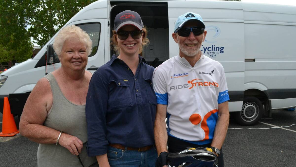 Cherie and Tahnee Manton were the cheer squad for Ian 'Blue' Manton when he took on the 2014 Grafton to Inverell CycloSportif. 
