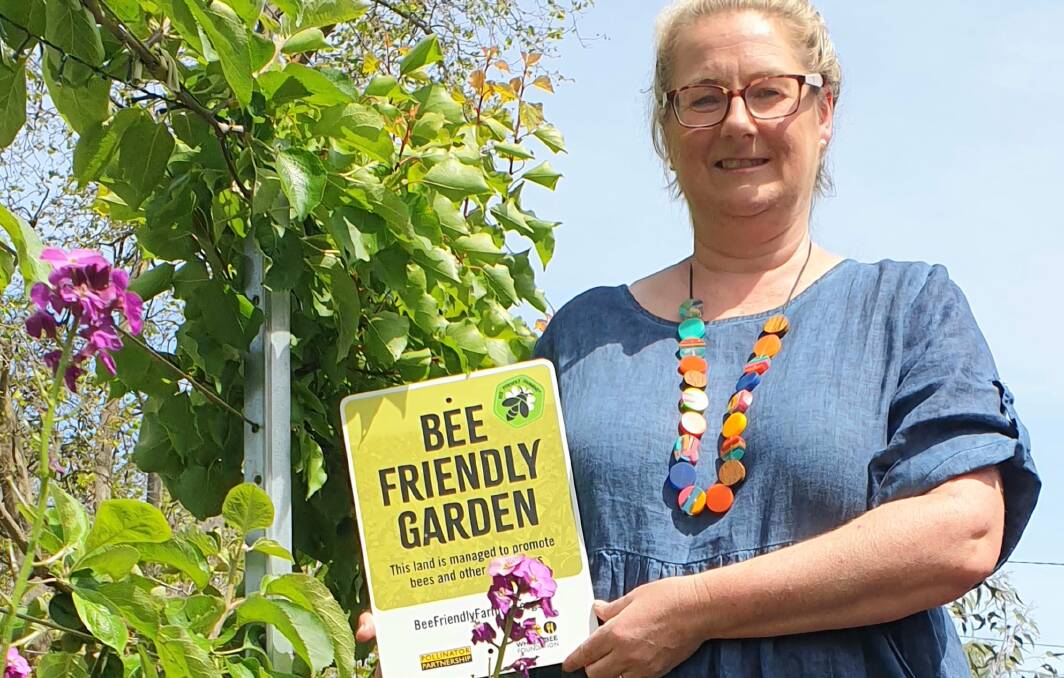 Amanda Collins of Backyard Beekeeping Ballarat.