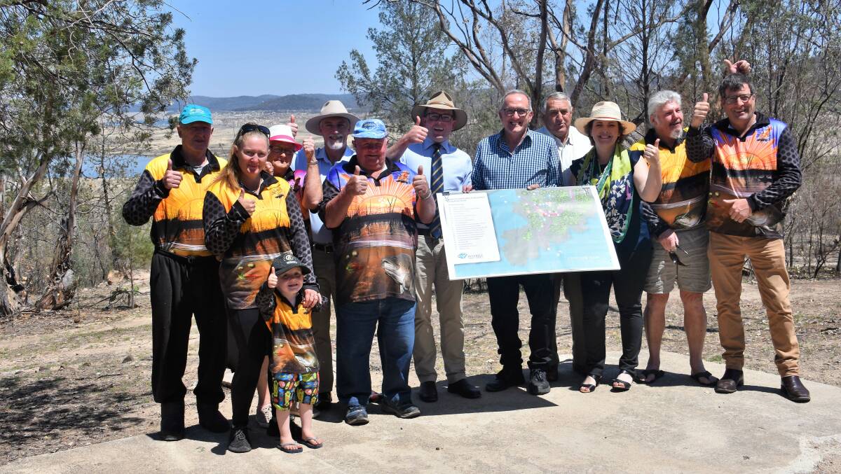 Inverell RSM Fishing Club Members, Mayor Paul Harmon, Member for Northern Tablelands Adam Marshall and councillors Anthony Michael and Stewart Berryman give a thumbs up to the major upgrade for Copeton Dam's Northern Foreshore.