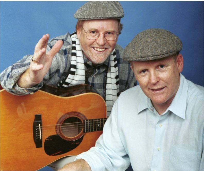 Music duo John and Graeme Howie will perform a fundraising show in Inverell next month.