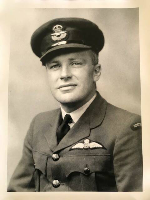 Flying officer Geoffrey Bucknell honoured during last post service