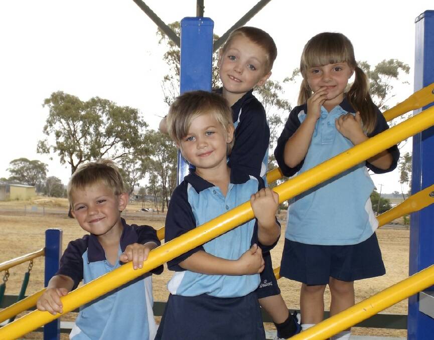 Delungra Public School: Jason, Felicity, Edward and Annalyce
are four of this year’s kindy students at Delungra.
James and Monique were absent when the photo was
taken. Photo contributed